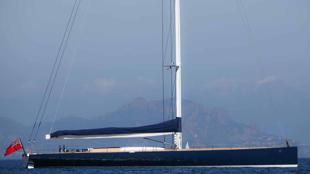 MAGIC CARPET CUBE yacht Boat International