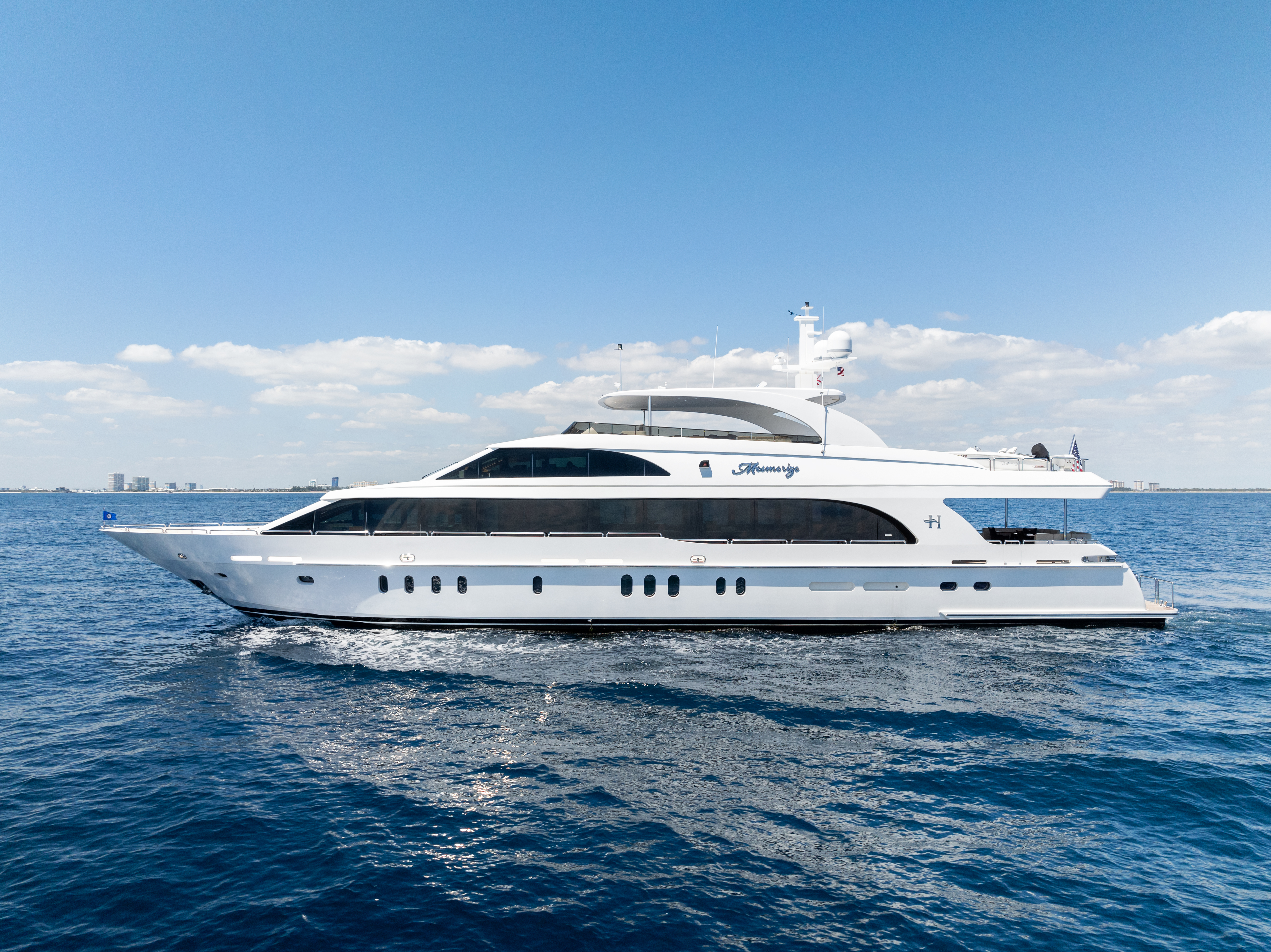 MESMERIZE yacht for sale (Hargrave Custom Yachts, 38.1m, 2013)